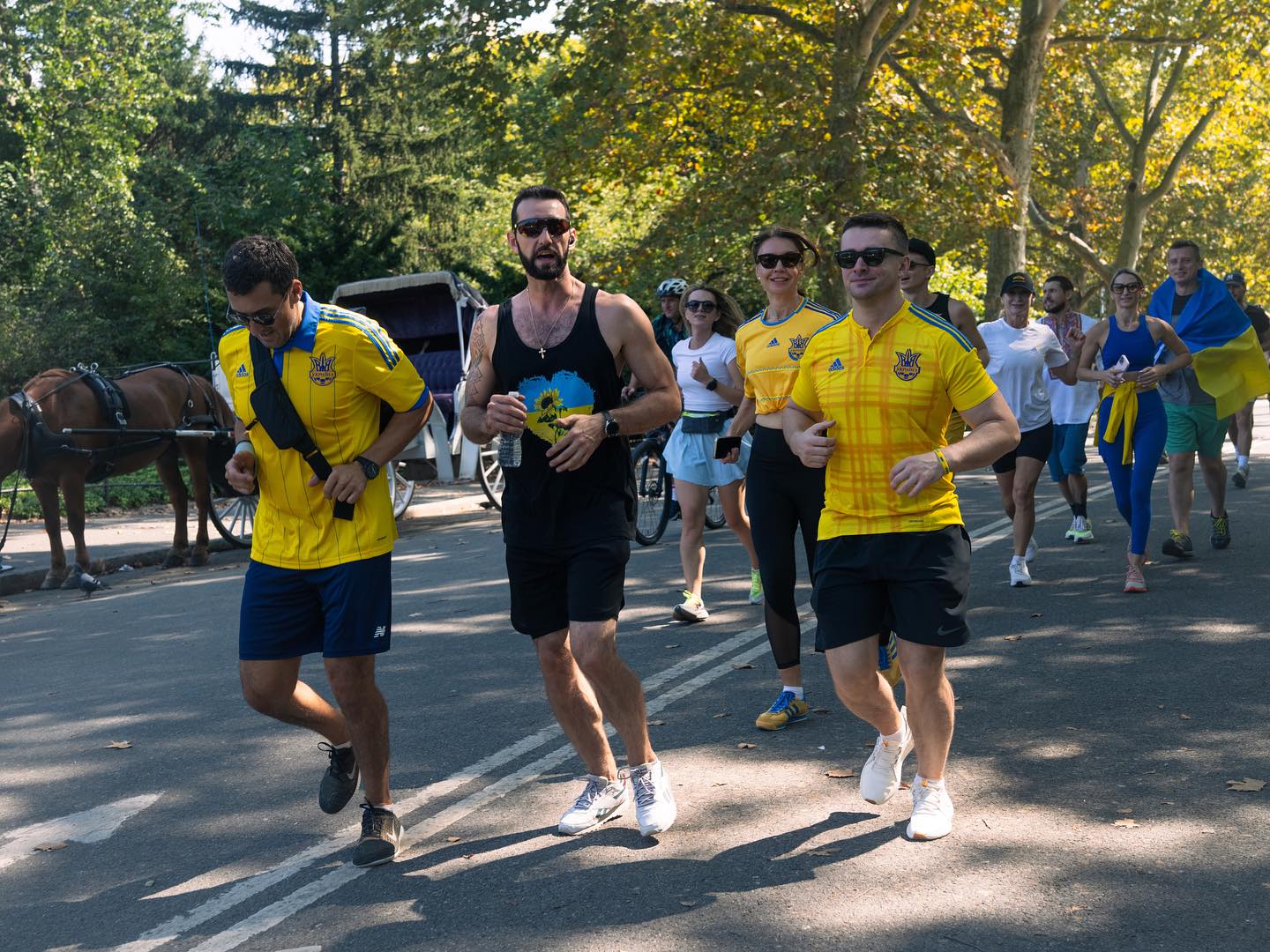 У Нью-Йорку організували благодійний забіг “Race to Raise” на підтримку ЗСУ