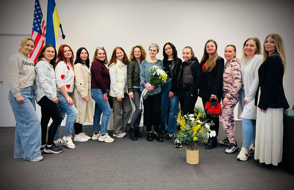 Від самооцінки до подолання стресу: у Bay Area відбулася зустріч для підтримки українців