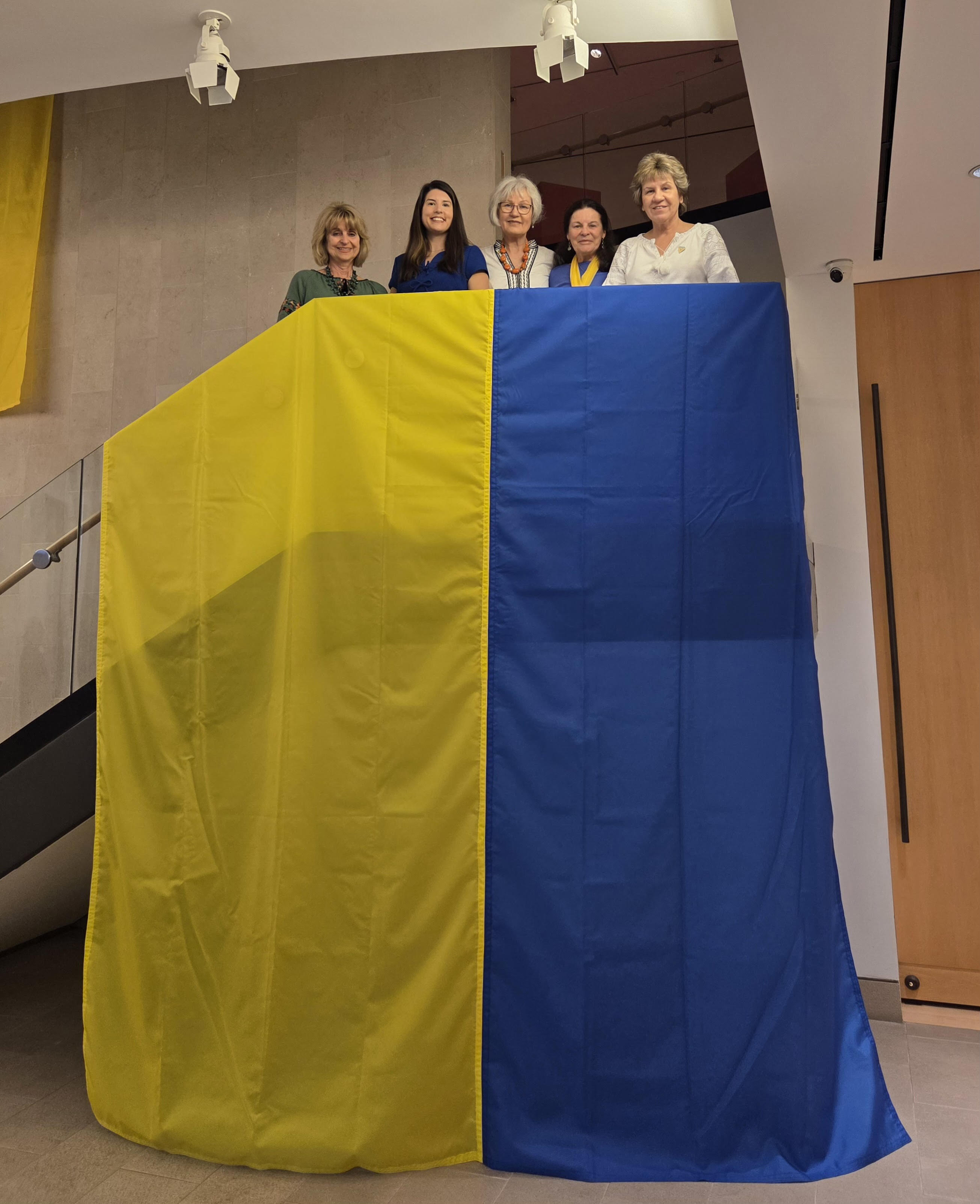 На фото: Марія Квіт-Флин, Дженніфер Беннетт, Наталіа Павленко, Бетіна Брейстед, Оксана Лодзюук