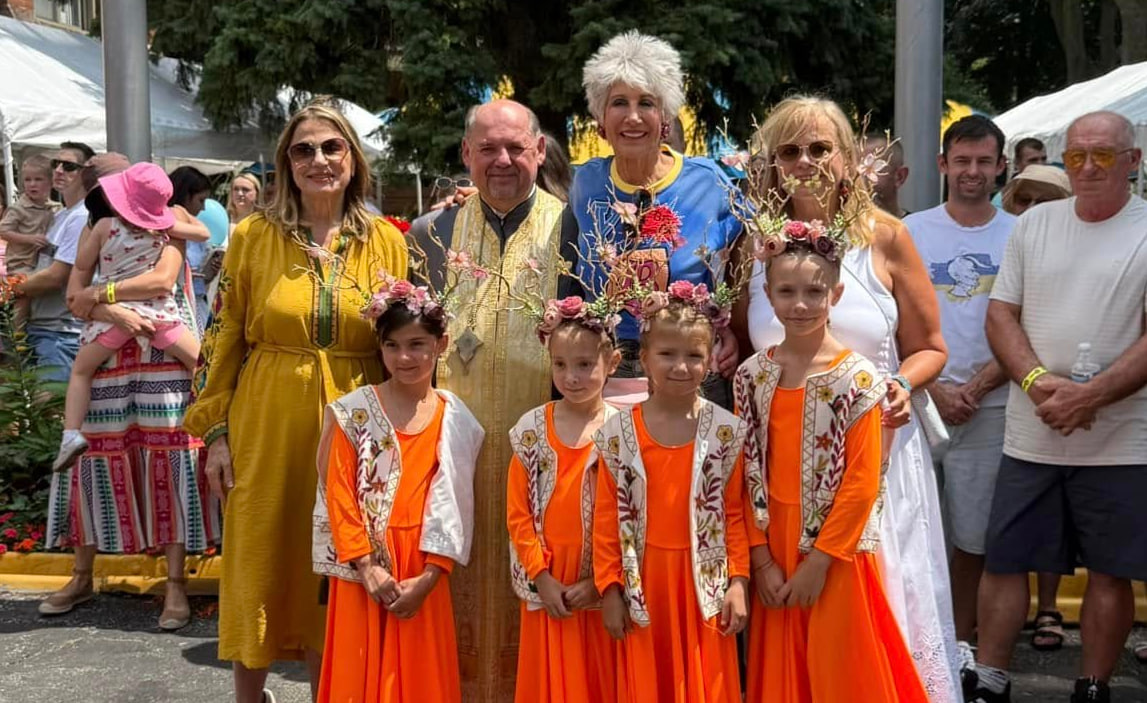 At the Taste of Ukraine festival in Chicago, the Ukrainian community showed their support for St. Vladimir's Cathedral and Ukraine