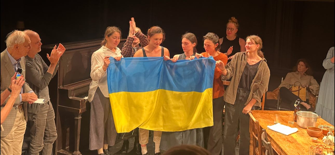 Українська вистава «Як стигне шуру-буря зла» підкорила сцену The Public Theater у Нью-Йорку